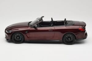 BMW M4 G83 Cabrio Rot Metallic Minichamps 1:18 155021032 Metall — Bild 3 von 6