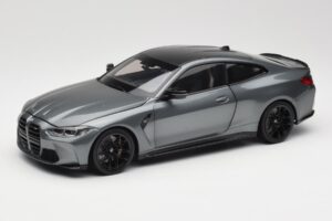 BMW M4 G82 Grau Metallic Minichamps 1:18 113020124 Metall