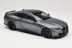 BMW M4 G82 Grau Metallic Minichamps 1:18 113020124 Metall — Bild 6 von 8