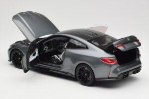 BMW M4 G82 Grau Metallic Minichamps 1:18 113020124 Metall — Bild 7 von 8