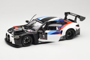BMW M4 G82 GT3 Presentation 2021 Minichamps 1:18 80435A5D002 Metall — Bild 2 von 8