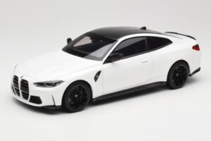 BMW M4 G82 Weiß Minichamps 1:18 155020122 Metall