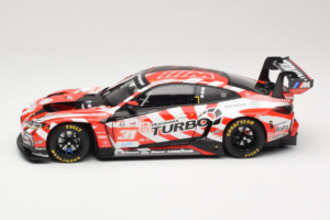 BMW M4 GT3 LMGT3 #31 D. Leung / S. Gelael / A. Farfus Team WRT 2nd Place 24 Hours of Le Mans 2024 Minichamps 1:18 113242431 M — Bild 4 von 8