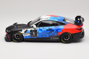 BMW M4 GT4 #1 Presentation 2024 Otto 1:18 OT1125 Resin — Bild 3 von 6