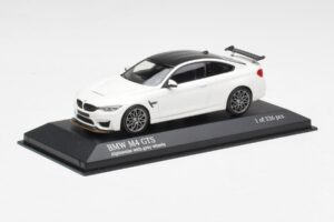 BMW M4 GTS F82 Weiß Mit Grauen Felgen Minichamps 1:43 410025221 Metall — Bild 2 von 4