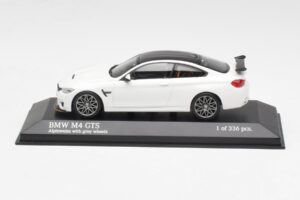 BMW M4 GTS F82 Weiß Mit Grauen Felgen Minichamps 1:43 410025221 Metall