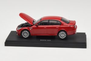 BMW M5 E60 Rot Kyosho 1:43 03503R Metall