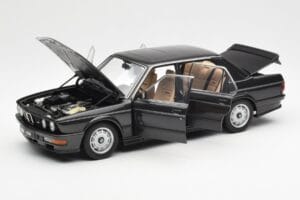 BMW M535i E28 Diamond Schwarz AUTOart 1:18 75162 Metall — Bild 2 von 8