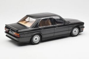 BMW M535i E28 Diamond Schwarz AUTOart 1:18 75162 Metall — Bild 3 von 8