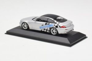 BMW M6 E63 IAA Frankfurt Silber Minichamps 1:43 M6001 Metall — Bild 3 von 4