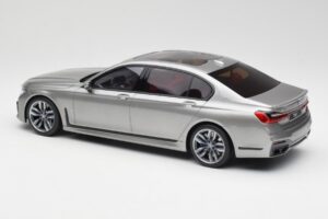 BMW M760i G12 V12 Final Edition Grau GT Spirit 1:18 GT478 Resin — Bild 5 von 6