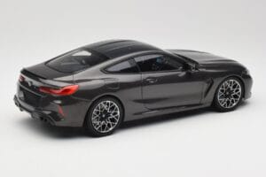 BMW M8 F92 Grey Metallic Minichamps 1:18 110029022 Metall — Bild 3 von 8