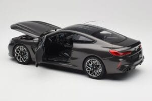 BMW M8 F92 Grey Metallic Minichamps 1:18 110029022 Metall — Bild 5 von 8