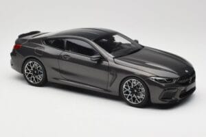 BMW M8 F92 Grey Metallic Minichamps 1:18 110029022 Metall — Bild 6 von 8