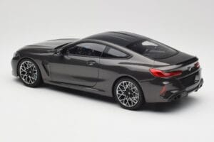 BMW M8 F92 Grey Metallic Minichamps 1:18 110029022 Metall — Bild 7 von 8