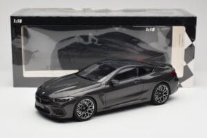 BMW M8 F92 Grey Metallic Minichamps 1:18 110029022 Metall — Bild 8 von 8