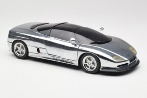 BMW Nazca M12 Chrome Silver Revell 1:18 08916 Metall — Bild 6 von 8