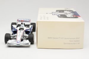 BMW Sauber F1.07 #9 N. Heidfeld Launch Version 2007 Minichamps 1:18 80430426994 Metall — Bild 6 von 7