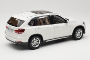 BMW X5 E70 Alpine White Paragon 1:18 PA-97073 Metall — Bild 3 von 8