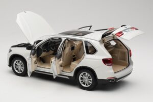 BMW X5 E70 Alpine White Paragon 1:18 PA-97073 Metall — Bild 5 von 8