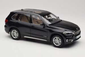 BMW X5 E70 Sapphire Black Paragon 1:18 PA-97071 Metall — Bild 6 von 8