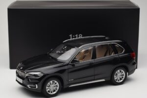 BMW X5 E70 Sapphire Black Paragon 1:18 PA-97071 Metall — Bild 8 von 8