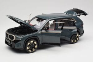 BMW XM G09 Isle of Man Green Minichamps 1:18 110023300 Metall — Bild 2 von 8