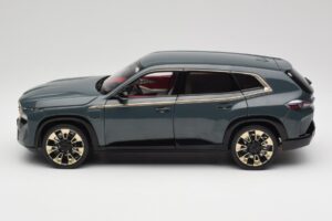 BMW XM G09 Isle of Man Green Minichamps 1:18 110023300 Metall — Bild 4 von 8