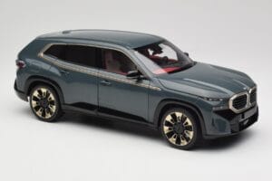 BMW XM G09 Isle of Man Green Minichamps 1:18 110023300 Metall — Bild 6 von 8