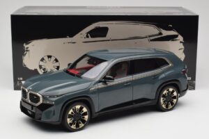 BMW XM G09 Isle of Man Green Minichamps 1:18 110023300 Metall — Bild 8 von 8