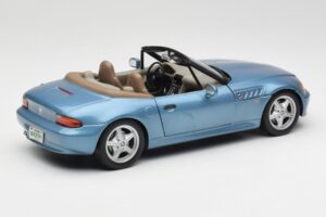 BMW Z3 E36/7 James Bond Goldeneye Blau Metallic UT Models 1:18 180024336 Metall — Bild 3 von 8