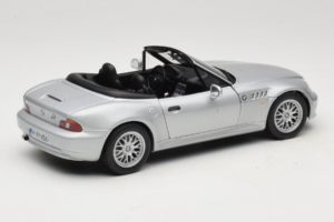 BMW Z3 Roadster 1.8 Silber Händler Edition UT Models 1:18 80439411712 Metall — Bild 3 von 8