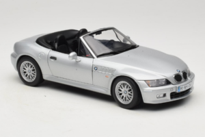 BMW Z3 Roadster 1.8 Silber Händler Edition UT Models 1:18 80439411712 Metall — Bild 6 von 8