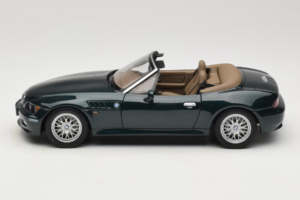 BMW Z3 Roadster 2.8 Dunkelgrün Händler Edition UT Models 1:18 80439411713 Metall — Bild 4 von 8