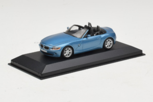BMW Z4 E85 Cabriolet Light Blue Metallic Minichamps 1:43 BMW016 Metall — Bild 2 von 4