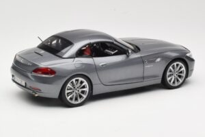 BMW Z4 E89 sDrive 35i Space Grey Metallic Kyosho 1:18 80432147085 Metall — Bild 3 von 8