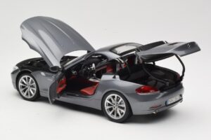 BMW Z4 E89 sDrive 35i Space Grey Metallic Kyosho 1:18 80432147085 Metall — Bild 5 von 8