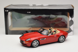 BMW Z8 Rot Minichamps 1:18 155024230 Metall — Bild 6 von 6