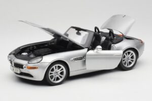BMW Z8 E52 Titanium Silver Maisto 1:18 536896 Metall — Bild 2 von 8