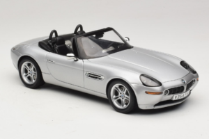 BMW Z8 Silber 007 The World Is Not Enough AUTOart 1:18 70511 Metall — Bild 6 von 8