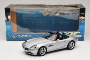 BMW Z8 Silber 007 The World Is Not Enough AUTOart 1:18 70511 Metall — Bild 8 von 8