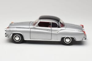 Borgward Isabella Coupe Grau & Schwarz Revell 1:18 8989 Metall — Bild 3 von 8