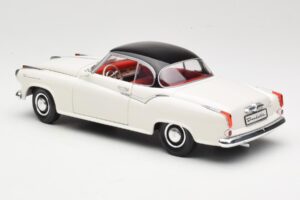 Borgward Isabella Coupe Weiß Revell 1:18 08982-W1 Metall — Bild 7 von 8