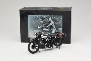 Brough Superior SS 100 T. E. Lawrence Minichamps 1:18 122135500 Metall — Bild 6 von 6