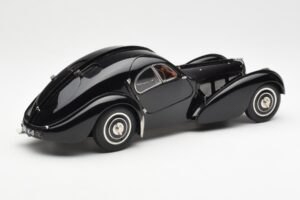 Bugatti 57SC Atlantic Schwarz CMC 1:18 M-085 Metall — Bild 2 von 6