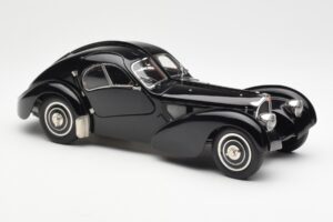 Bugatti 57SC Atlantic Schwarz CMC 1:18 M-085 Metall — Bild 4 von 6