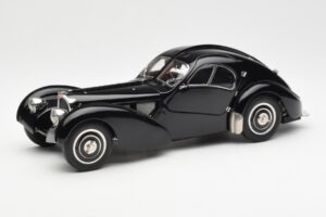 Bugatti 57SC Atlantic Schwarz CMC 1:18 M-085 Metall