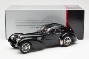 Bugatti 57SC Atlantic Schwarz CMC 1:18 M-085 Metall — Bild 6 von 6