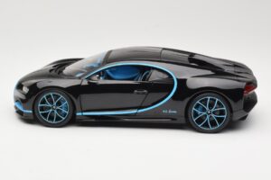 Bugatti Chiron Schwarz & Blau Bburago 1:18 18-11040BK Metall — Bild 4 von 8