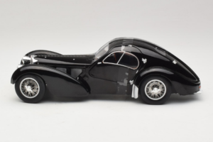 Bugatti Type 57 SC Atlantic Schwarz Solido 1:18 S1802101 Metall — Bild 3 von 6
